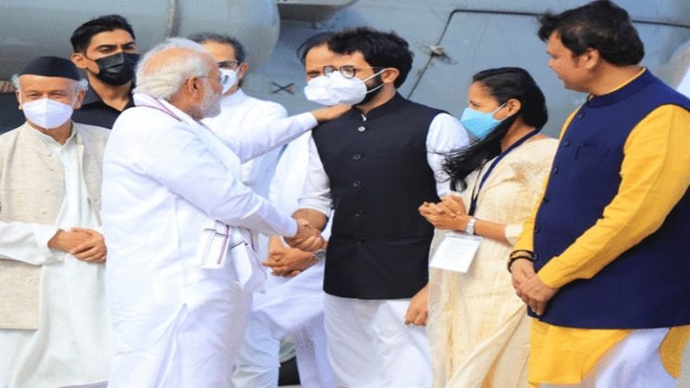 PM मोदी का स्वागत करने जा रहे थे आदित्य ठाकरे, SPG ने कार से उतारा: भड़के CM उद्धव, कहा – मेरा बेटा मंत्री है…
