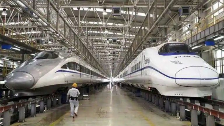 सरकार बदलते ही मुंबई-अहमदाबाद बुलेट ट्रेन परियोजना ने पकड़ी रफ्तार: BKT स्टेशन बनाने के लिए टेंडर जारी, उद्धव ठाकरे ने लटका दी थी परियोजना