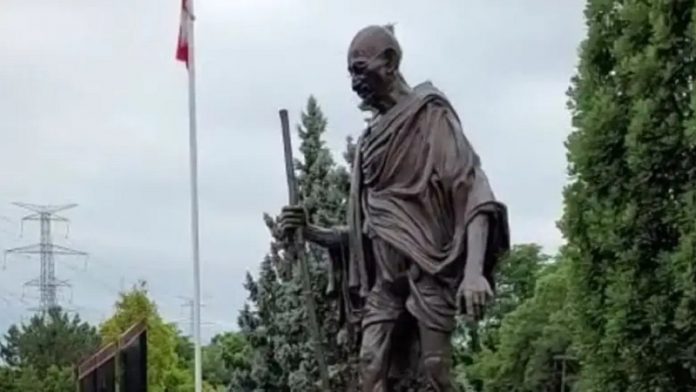 कनाडा महात्मा गाँधी