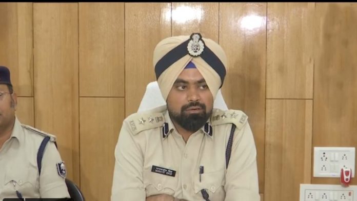 पटना के एसएसपी ने आरएसएस की तुलना पीएफआई से की