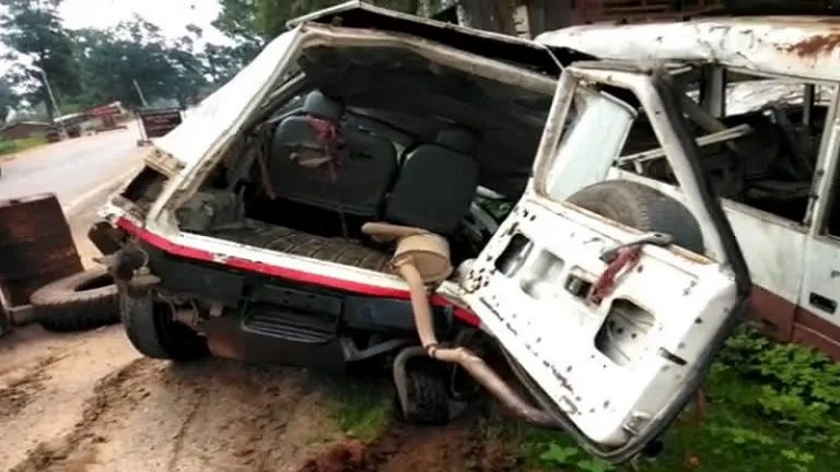 अब झारखंड के गुमला में ट्रक से पुलिसकर्मियों को रौंदने की कोशिश, 41 गोवंश लदे थे: राँची में पशु तस्करों ने ही महिला SI को कुचला था