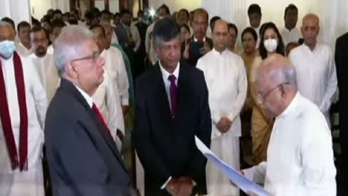 दिनेश गुणवर्धने श्रीलंका PM