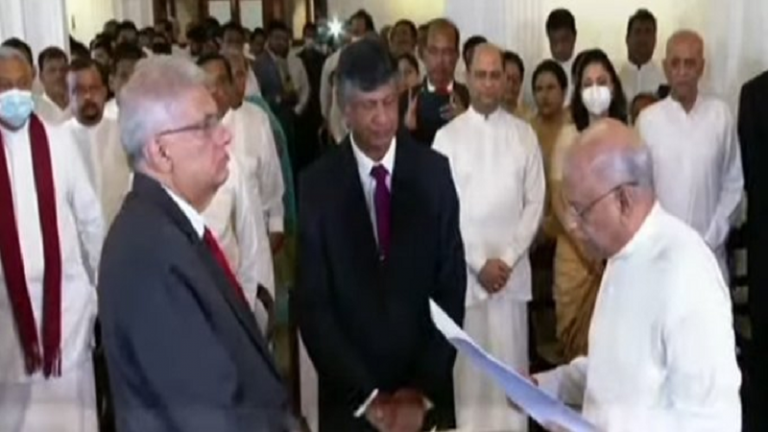 श्रीलंका के PM बने दिनेश गुणवर्धने, माता-पिता भारत की स्वतंत्रता के लिए लड़े थे: प्रदर्शनकारियों के कैंप पर सैन्य कार्रवाई