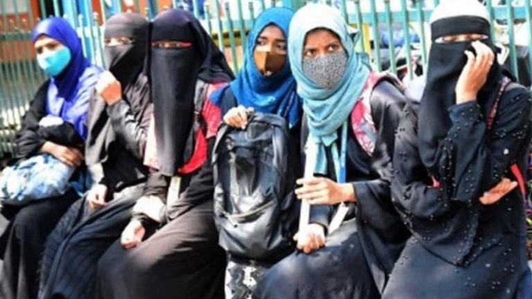 मुस्लिम संगठन कर्नाटक में खोलेंगे 13 नए कॉलेज, हिजाब विवाद के बाद लिया फैसला: सरकार के पास भेजा आवेदन