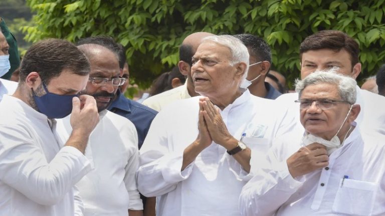 द्रौपदी मुर्मू की जीत तय थी, लेकिन कॉन्ग्रेस-ममता के टशन में ‘बलि का छागर’ बन गए यशवंत सिन्हा: क्रॉस वोटिंग से विपक्षी एकता की निकली हवा