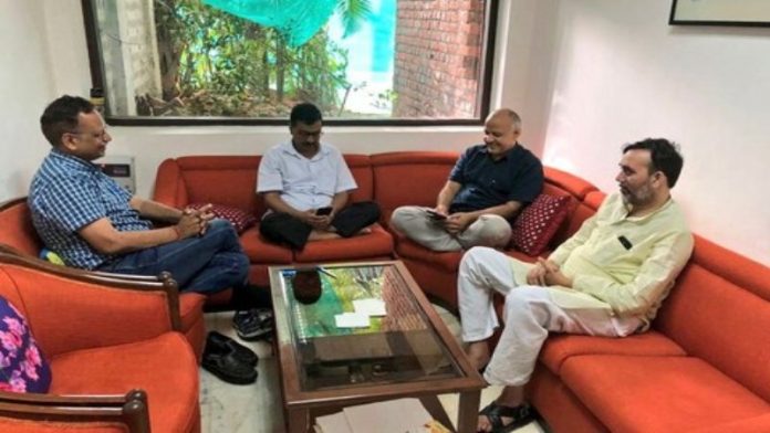 केजरीवाल और उनके मंत्रिमंडल के सहयोगी