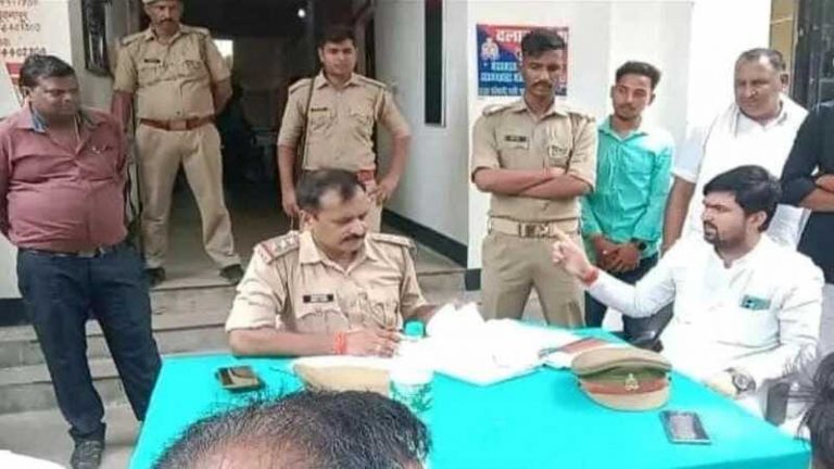 भजन गाने से नाराज़ अनीश, शोएब और एजाज ने गन्ने के खेत में ले जाकर किया अप्राकृतिक रेप, पीटा भी: आजमगढ़ में FIR दर्ज