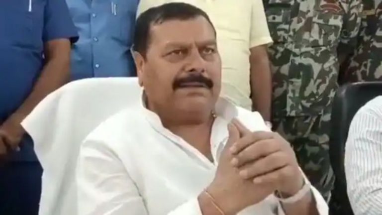 नीतीश कुमार के RJD वाले मंत्री ने प्रेस कॉफ्रेंस में ही बकी गाली, ‘बोंकाचो@’ शब्द का किया इस्तेमाल: वायरल हुआ वीडियो