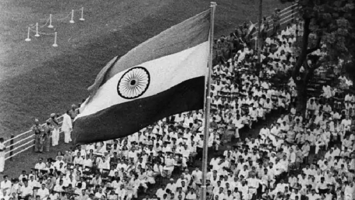 भारत, स्वतंत्रता दिवस, भ्रष्टाचार, मुग़ल, अंग्रेज