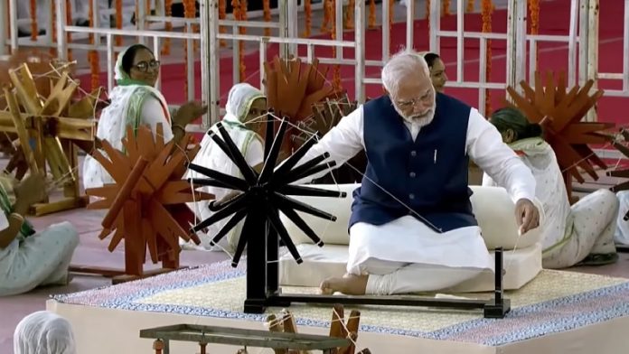 नरेंद्र मोदी, गुजरात, खादी उत्सव, साबरमती रिवरफ्रंट