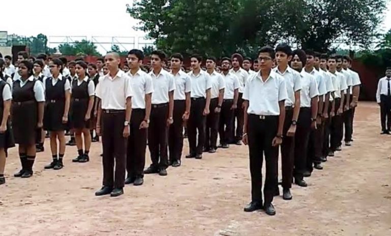 कर्नाटक के सभी स्कूलों और प्री-यूनिवर्सिटी कॉलेजों में प्रतिदिन राष्ट्रगान गाना अनिवार्य, ‘जन गण मन’ नहीं गाने वाले बेंगलुरु के 3 निजी स्कूलों पर कार्रवाई