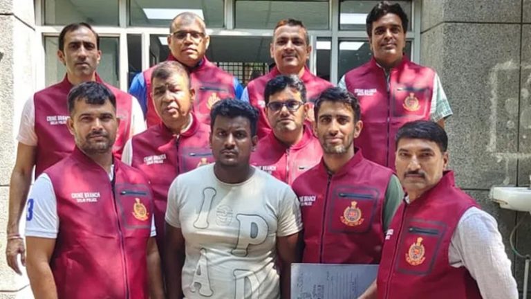 सनवर को पकड़ने पहुँची दिल्ली पुलिस पर जहाँगीरपुरी में फेंकी ईंटें, फिर भी पकड़ा गया हिंसा का वांटेडः हिंदुओं और पुलिस पर हमले के लिए उकसाया था