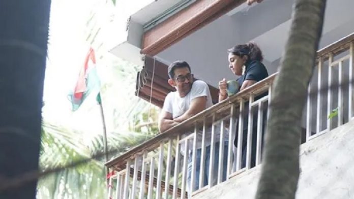 तिरंगे के साथ आमिर खान