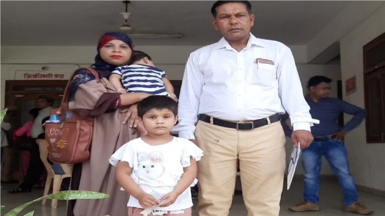 मुस्लिम नेता की 3 साल की बेटी, हिजाब न पहनने पर स्कूल ने निकाला: अब्बू ने कहा- ये न हिंदी पढ़ाते हैं और न राष्ट्रगान करवाते हैं