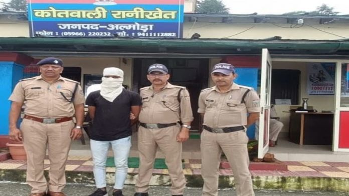 ताहिर खान अल्मोड़ा पुलिस