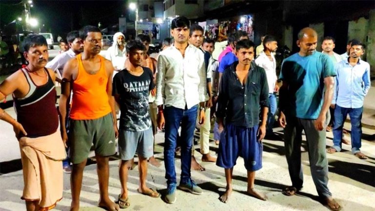 ‘अब सरकार बदल गई है, जहाँ जाना है जाओ’: बिहार में दुकानदारों से मारपीट, लाठी-डंडों से लैस गुंडों ने कहा – अब हमारा शासन