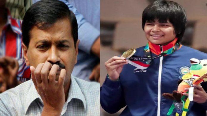 दिव्य काकारान, दिल्ली मुख्यमंत्री अरविंद केजरीवाल
