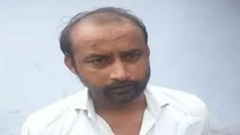 मस्जिद के पास हो हिंदू का मकान तो क्या होता है, मनीष शुक्ला से पूछिएः दावा- मुस्लिम बहुल इलाके से पलायन की दी चेतावनी, फिर जागी पुलिस
