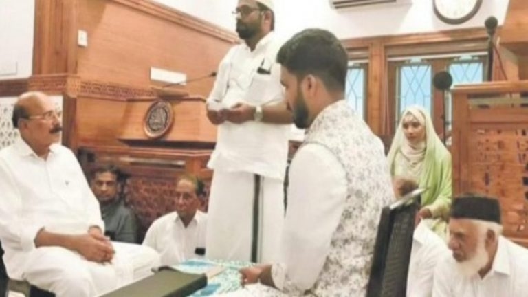निकाह के बाद केरल की दलीला गई मस्जिद के अंदर, खिंचवाए ढेर सारे फोटो: नाराज मुस्लिम संगठन ने दोबारा ऐसा न करने की दी चेतावनी
