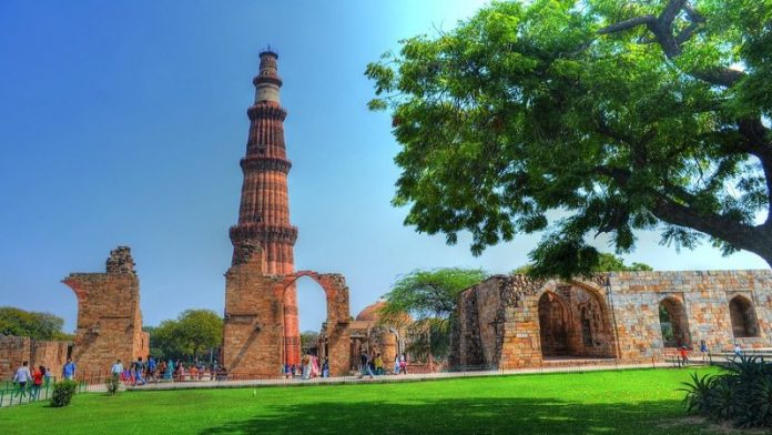 कुतुब मीनार