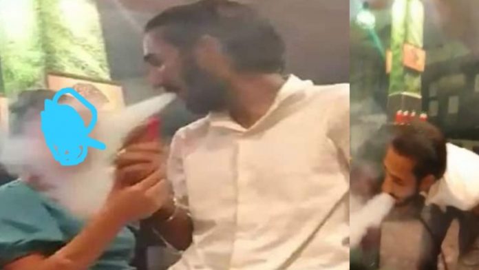 बदायूं हुक्का वीडियो वायरल