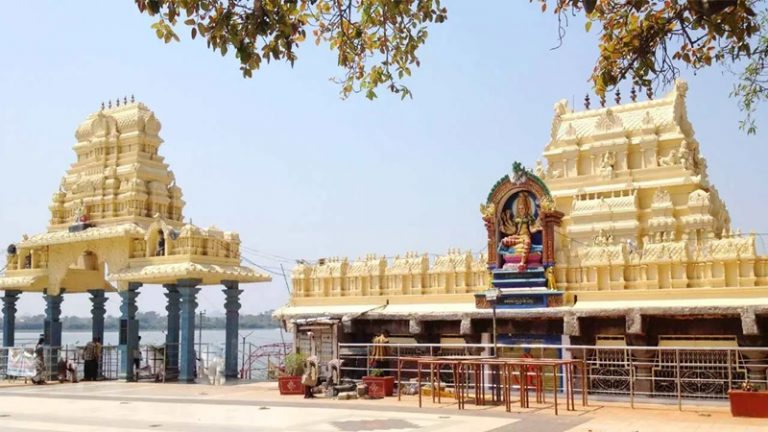 ‘हिंदू मंदिर 1-1 करोड़ रुपए दें, सरकारी बिल्डिंग बनेगी’ : तेलंगाना में बंदोबस्त विभाग के आदेश पर बवाल, ST नेताओं ने उठाए सवाल