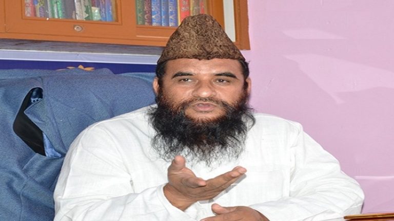 ‘नोटिस लेकर आएँ तो जूते-चप्पल से करो स्वागत’: यूपी के मदरसों में सर्वे को लेकर मौलाना के बिगड़े बोल, कहा – मुस्लिम अभी बर्दाश्त कर रहा है, जिस दिन…