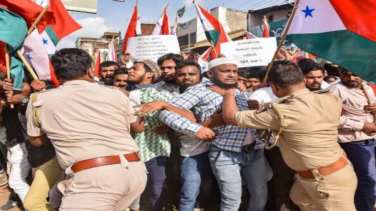 PFI ने तैयार की थी हिट लिस्ट, दूसरे धर्म के प्रभावशाली लोगों की हत्या की थी साजिश: NIA का खुलासा, केरल CM बोले – हिंसा करने वालों को नहीं छोड़ेंगे