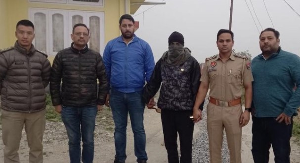 चंडीगढ़ एमएमएस लीक, सेना का जवान गिरफ्तार