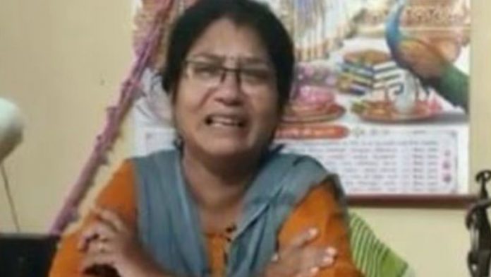 हिन्दू महिला प्रधानाचार्य