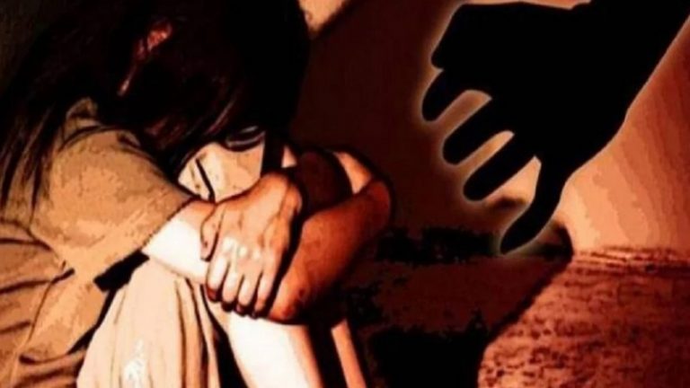 दुमका में अब अरमान अंसारी ने 14 साल की नाबालिग को बनाया हवस का शिकार: बलात्कार के बाद की हत्या, शव को पेड़ पर लटकाया