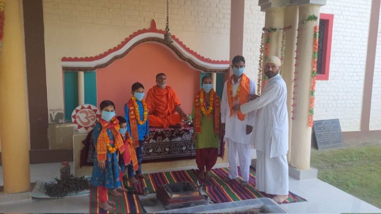 8 साल पहले अपना लिया था इस्लाम, अब मुजफ्फरनगर में परिवार ने की घर-वापसी: मोहम्मद अहमद बने संदीप सैनी, गंगाजल छिड़क हुआ शुद्धिकरण
