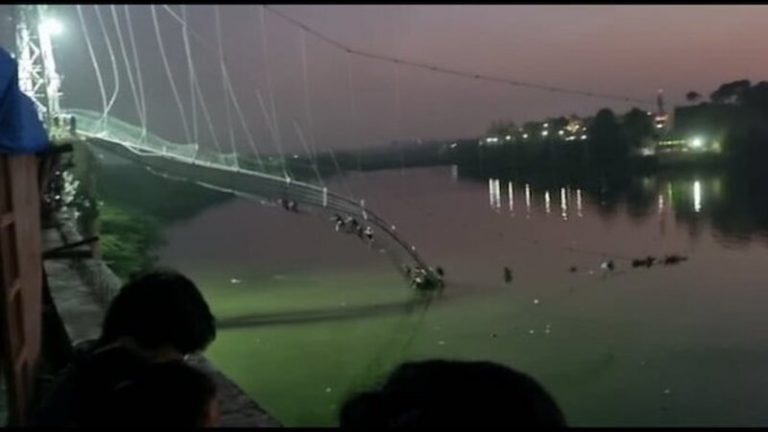 अब तक 141 मौतें, BJP सांसद के 12 रिश्तेदारों की भी मौत: चश्मदीद का दावा- कुछ लोग हिला रहे थे मोरबी का हैंगिंग ब्रिज