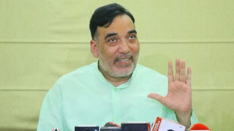 दिल्ली की AAP सरकार ने प्रदूषण के लिए यूपी को ठहराया जिम्मेदार: पंजाब में पराली जलाने की घटनाओं पर चुप्पी, दिवाली पर बैन किए थे पटाखे