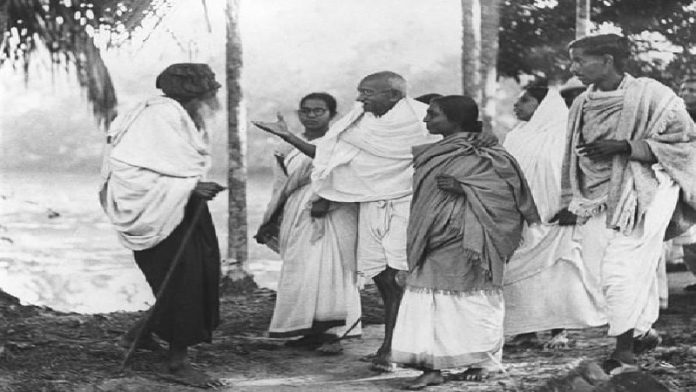 नोआखली दंगे, महात्मा गाँधी