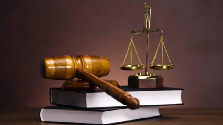 ‘नाबालिग लड़की को अपनी ओर खींचना यौन अपराध नहीं’: बॉम्बे HC ने आरोपित को रिहा किया, उधर लड़की को ‘आइटम’ कहने पर 1.5 साल की सज़ा