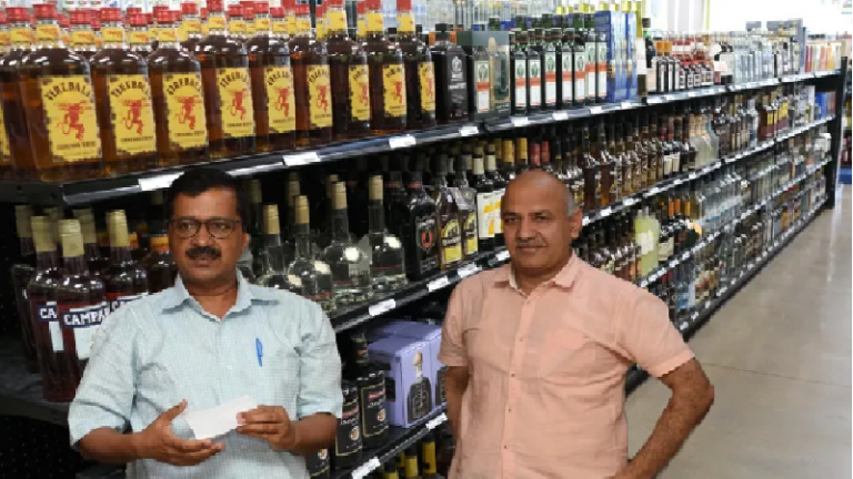 केजरीवाल सरकार की ‘शराब पॉलिसी’ के कारण ₹2500 करोड़ का नुकसान: RTI में खुलासा, BJP नेता बोले- ये आबकारी नहीं पापकारी नीति