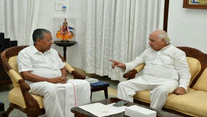 सीएम विजयन और राज्यपाल खान