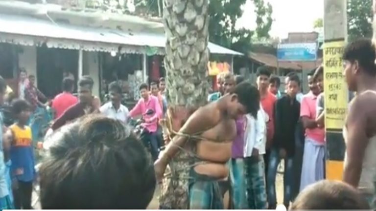 घर में सो रही 9 साल की बच्ची को उठा ले गया मोहम्मद सगीर, बलात्कार किया: पेड़ से बाँध ग्रामीणों ने मारा, अस्पताल के रास्ते में ही मर गया