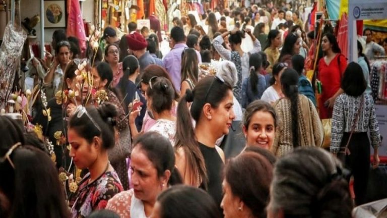 धनतेरस के दिन हुई ₹45000 करोड़ की कमाई, केवल गहने ₹25000 करोड़ के बिके: भारतीय उत्पादों पर ग्राहकों ने प्यार दिखाया, चीन को ₹75000 करोड़ का नुकसान