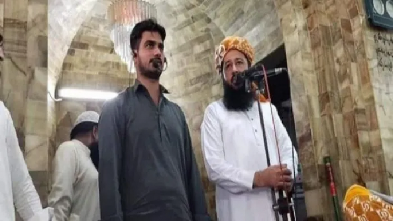 हिंदू युवक से मौलवी ने जबरन कबूल करवाया इस्लाम, अजय कुमार के चेहरे पर दुख साफ दिखा: पिछले साल 60 हिंदुओं का धर्मांतरण करवाकर सिंध में मनाया गया था जश्न