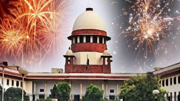 ‘साँस लेने में भी लोगों को हो रही तकलीफ’: सुप्रीम कोर्ट ने पटाखों पर प्रतिबंध हटाने से किया इनकार, बढ़ते प्रदूषण पर जताई चिंता