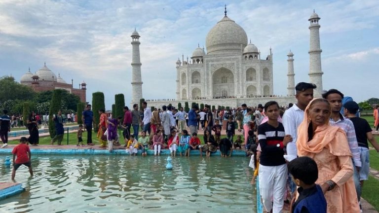 ताज महल या तेजो महालय? सुप्रीम कोर्ट में याचिका, कहा- शाहजहाँ ने निर्माण करवाया इसके प्रमाण नहीं, बने फैक्ट फाइंडिंग कमेटी