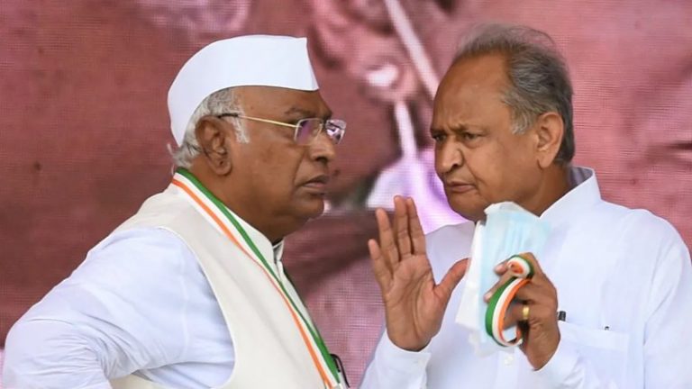 गुजरात में कॉन्ट्रैक्ट जॉब खत्म करने का वादा, राजस्थान में संविदा पर ही 10 हजार भर्ती: चुनाव से पहले कॉन्ग्रेस का पाखंड बेनकाब
