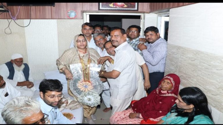 राजस्थान की मंत्री जाहिदा खान को फूलों की नहीं… नोटों की माला चाहिए: वीडियो वायरल होने पर कहा – मजाक में बोला था