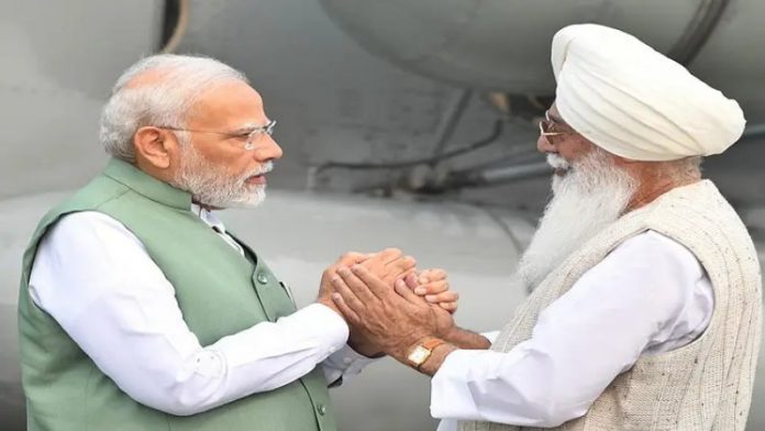 पीएम मोदी राधा स्वामी सत्संग ब्यास में
