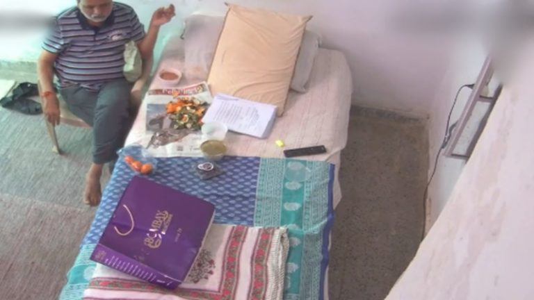 सूख के छुहारे हुए सत्येंद्र जैन! वकील का दावा- जेल में 28 किलो कम हो गया वजन; तिहाड़ से आए Video में ‘व्यंजन सुख’ लेते दिखे AAP के मंत्री