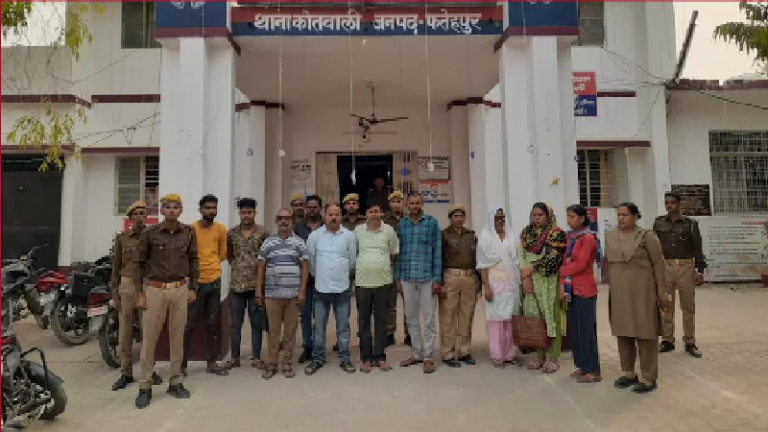 चर्च में 70 लोग, जिनमें 50 हिन्दू समाज के… फतेहपुर में चल रहा था ईसाई धर्मांतरण का खेल, यूपी पुलिस ने पादरी सहित 10 को किया गिरफ्तार