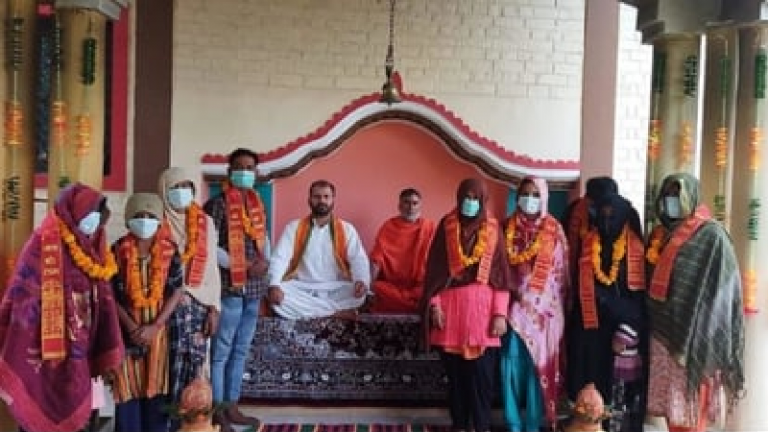 9 लोगों ने इस्लाम छोड़ कर हिन्दू धर्म में की घर-वापसी, बताया – 150 साल पहले दबाव में पूर्वज बन गए थे मुस्लिम: उत्तराखंड में भी मिले ऐसे आवेदन