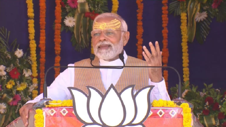 ‘दिल्ली में नरेंद्र तो गुजरात में भूपेंद्र करेंगे जनता की सेवा’: PM मोदी ने सोमनाथ मंदिर में की पूजा-अर्चना, कहा – अपने-अपने बूथ के बारे में सोचें BJP कार्यकर्ता